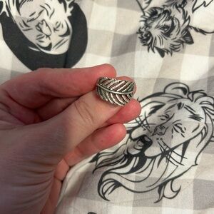 Pandora feather ring size 7 like new Authentic